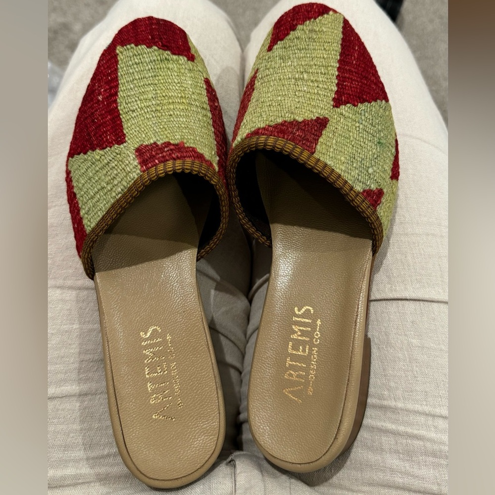 Beautifully Crafted Artemis Mules BRAND NEW